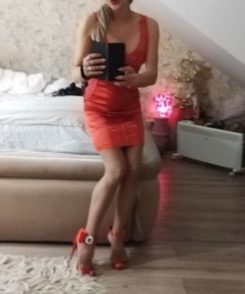Фото, на которых я сияю от желания, ждут тебя! 📷💋
У меня есть стильные апартаменты в Москве, где мы можем встретиться. Здесь мы сможем погрузиться в мир страсти и наслаждения. Моя чувственная массажная техника сведет тебя с ума, а оральный секс приведет тебя к экстазу. Будь уверен, ты будешь доволен каждой минутой, проведенной со мной.
Мои клиенты отмечают мою непревзойденную красоту и профессионализм. Они говорят, что я умею быть страстной и нежной одновременно. Я всегда рада услышать о твоих фантазиях и пожеланиях, чтобы сделать наше свидание особенным для нас обоих.
Не упусти возможность познакомиться со мной и испытать настоящий шик, страсть и нежность в Москве. Сделай шаг к райскому наслаждению и приходи ко мне! 💫🌹 Лара